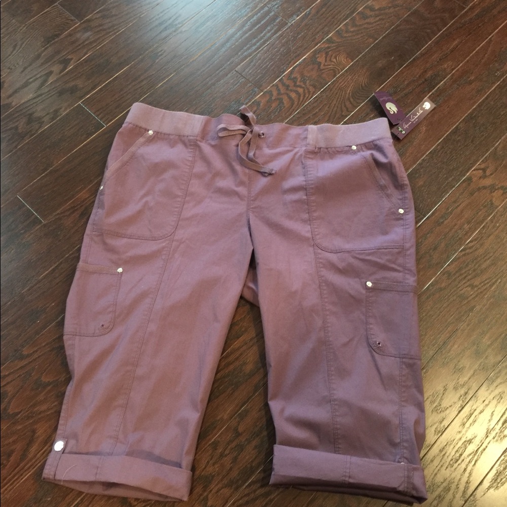 Plus Size GLORIA VANDERBILT Skimmer Capri Pants